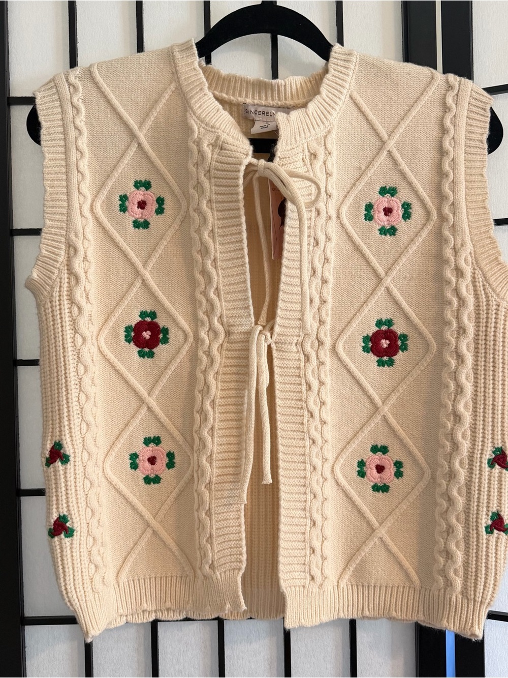 Sincerely Jules NWT Cream Floral Cable-Knit Tie-Front Sweater Vest Small